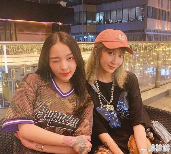 中国大陆女rapper欢迎你VaVa和乃万据说私下关系很好经常一起吃火锅